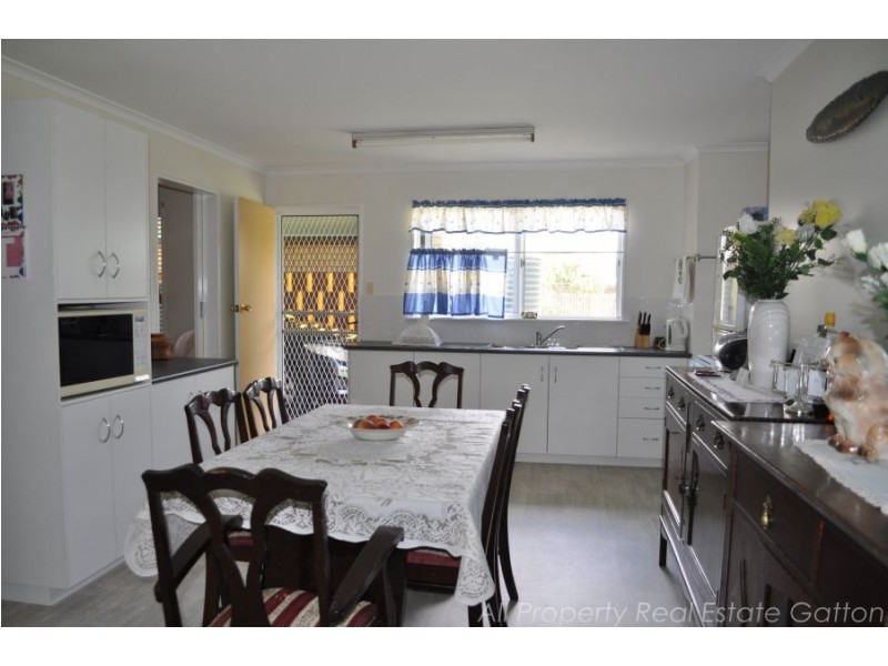 12 Dwyer Street, Gatton QLD 4343