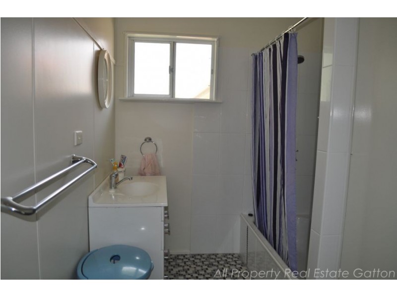 12 Dwyer Street, Gatton QLD 4343