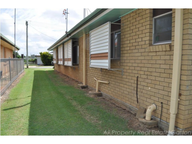 12 Dwyer Street, Gatton QLD 4343