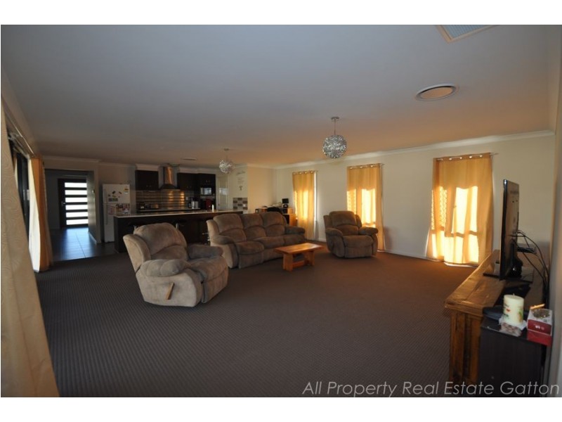 70 Highview Avenue, Gatton QLD 4343