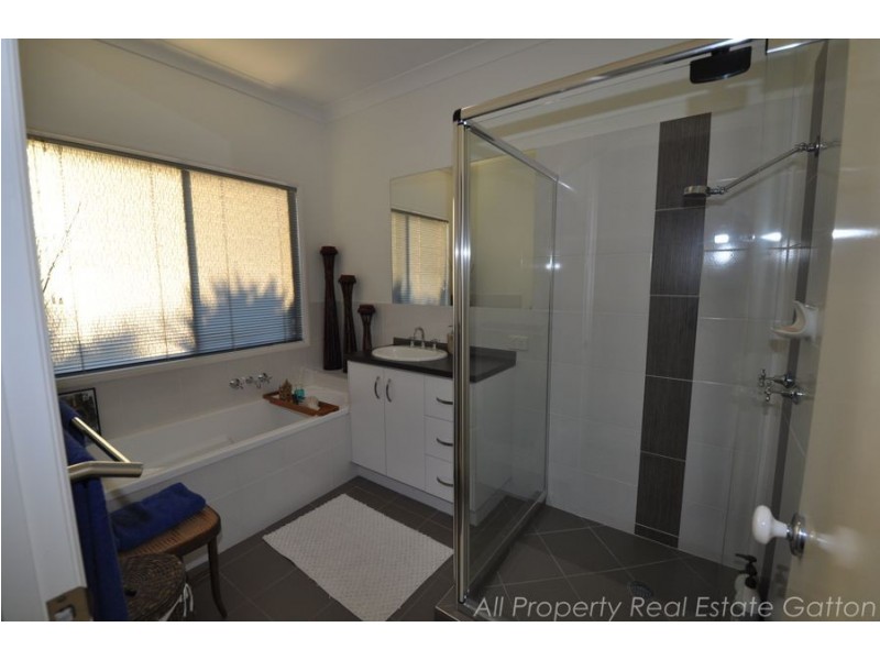 Kensington Grove QLD 4341