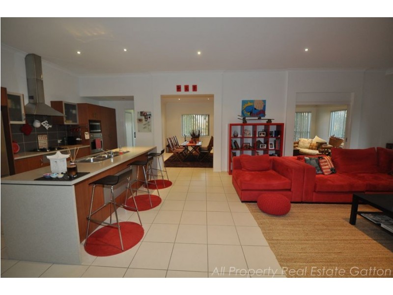 Kensington Grove QLD 4341