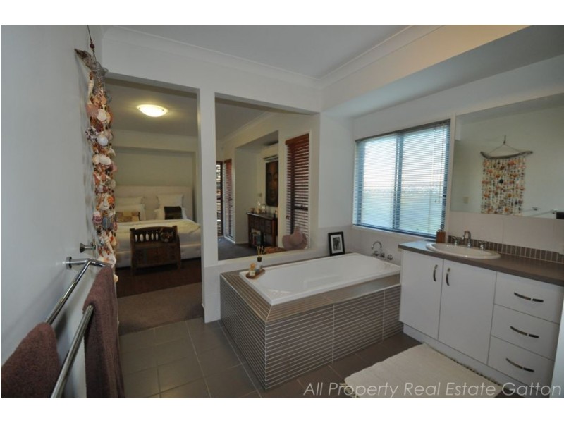 Kensington Grove QLD 4341