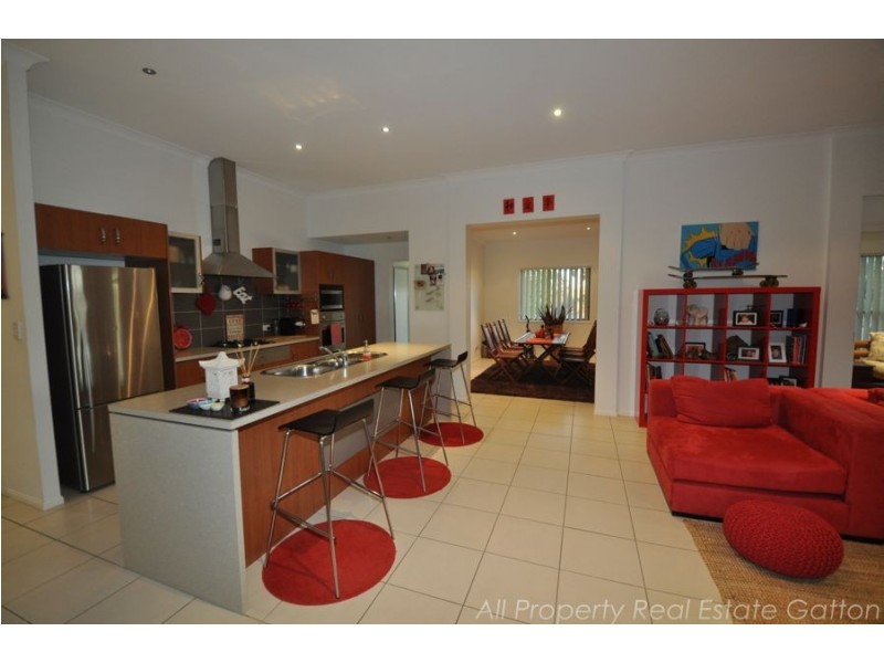 Kensington Grove QLD 4341