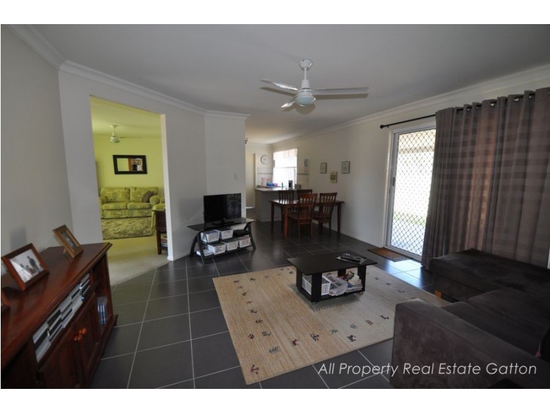 9 Legend Drive, Adare QLD 4343