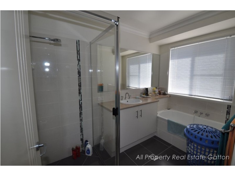 9 Legend Drive, Adare QLD 4343