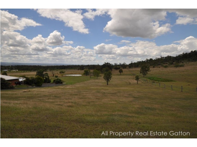 13 Hooper Drive, Plainland QLD 4341