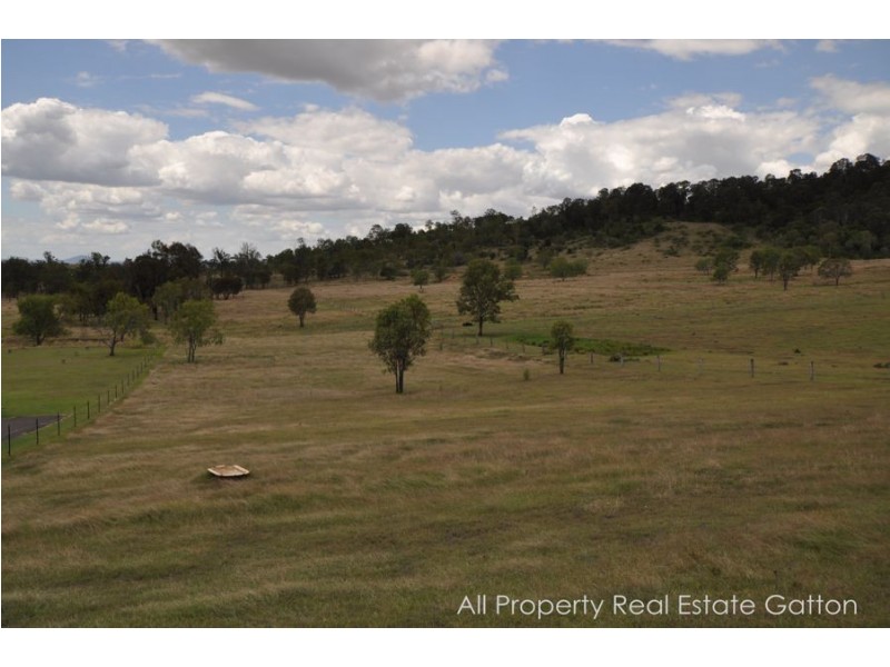 13 Hooper Drive, Plainland QLD 4341