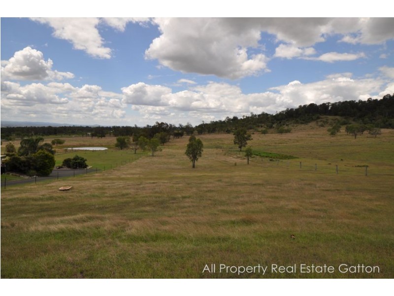 13 Hooper Drive, Plainland QLD 4341