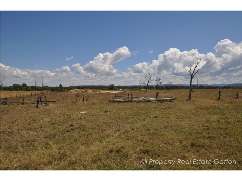 14 Jordans Weir Road, Gatton QLD 4343