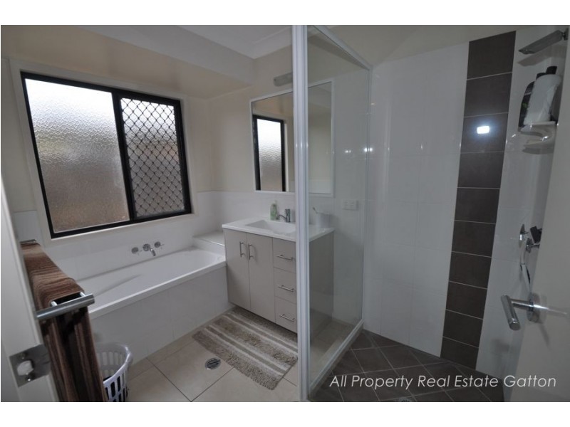 8 Reisenleiter Avenue, Gatton QLD 4343