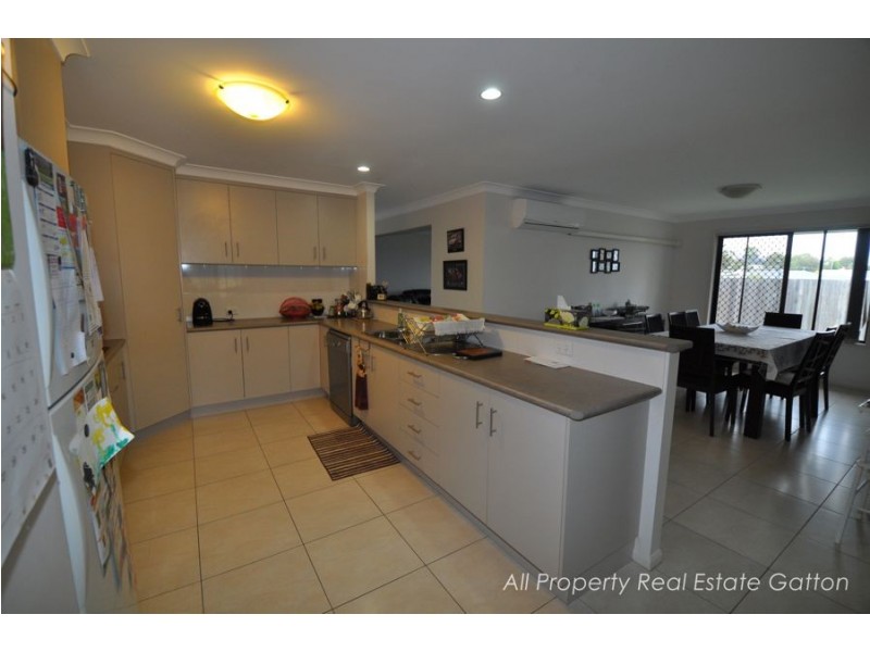 8 Reisenleiter Avenue, Gatton QLD 4343