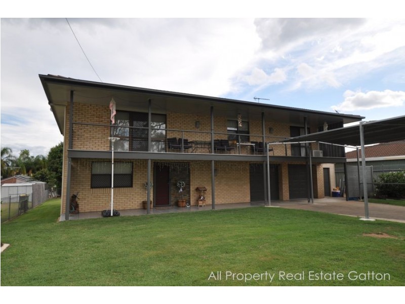 12 Hennessy Street, Gatton QLD 4343