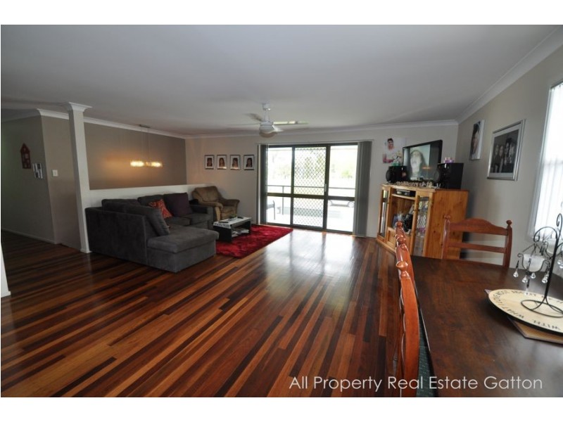 12 Hennessy Street, Gatton QLD 4343