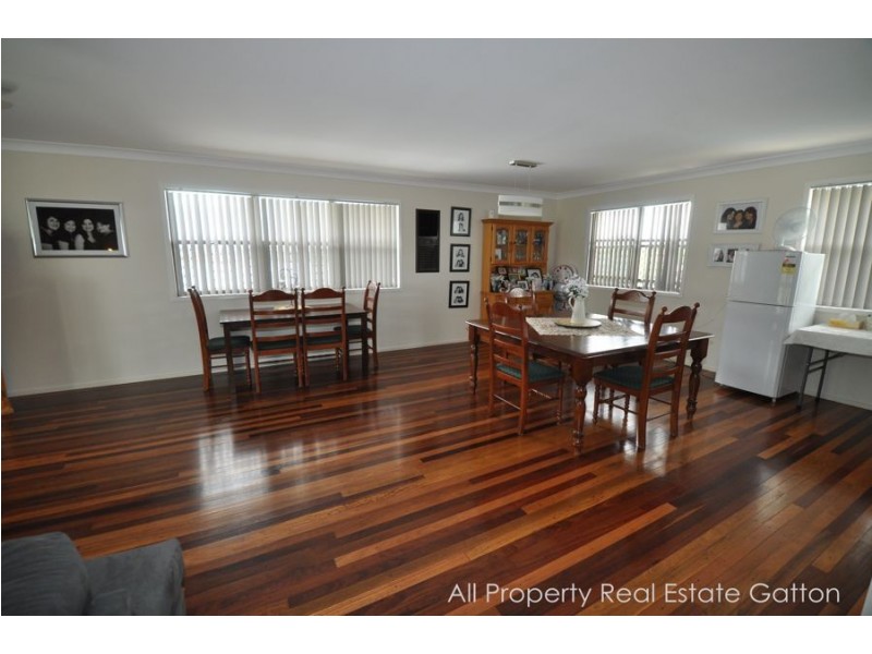 12 Hennessy Street, Gatton QLD 4343