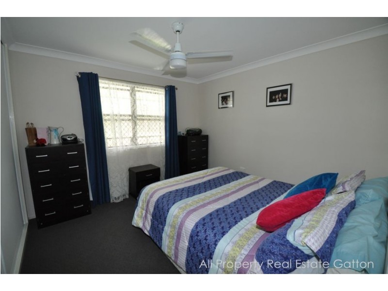 12 Hennessy Street, Gatton QLD 4343