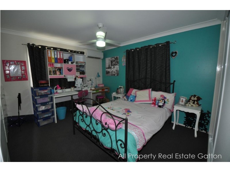 12 Hennessy Street, Gatton QLD 4343