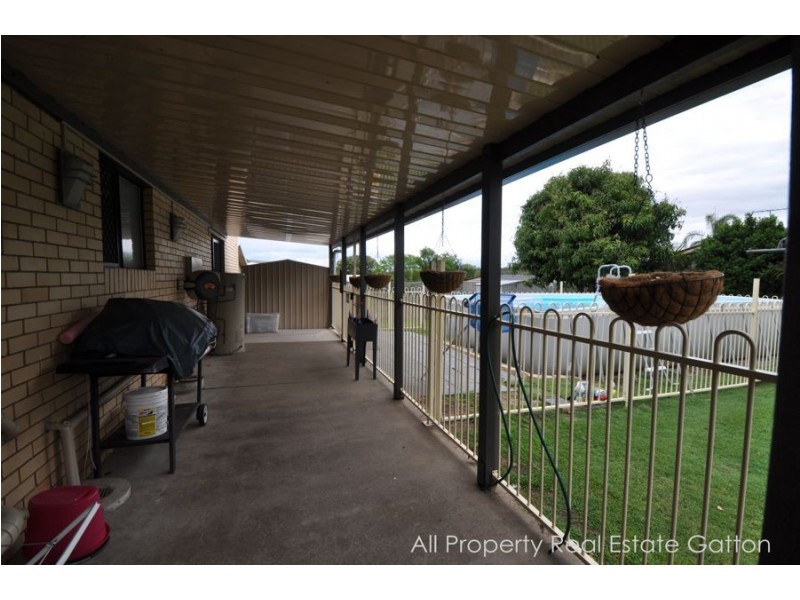 12 Hennessy Street, Gatton QLD 4343