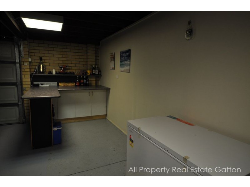 12 Hennessy Street, Gatton QLD 4343