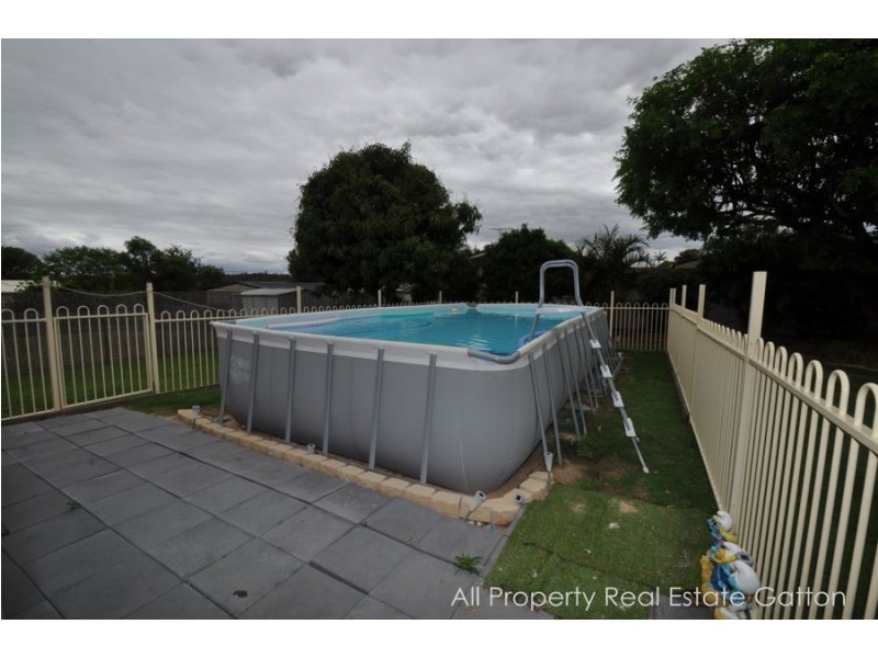 12 Hennessy Street, Gatton QLD 4343