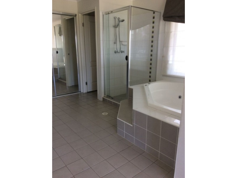 Kensington Grove QLD 4341
