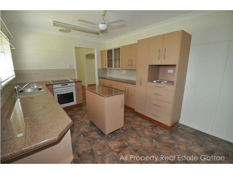 2 Lowe Street, Gatton QLD 4343