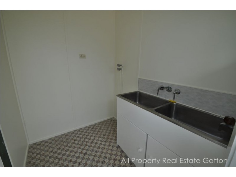 2 Lowe Street, Gatton QLD 4343