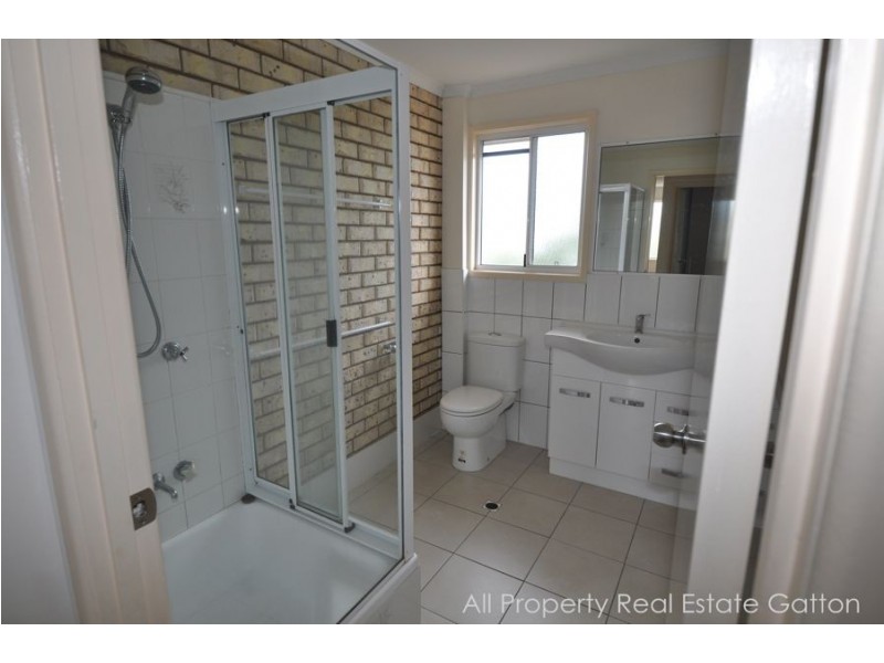 Unit 2, 109 Davey Road (cnr Woodlands Road), Gatton QLD 4343
