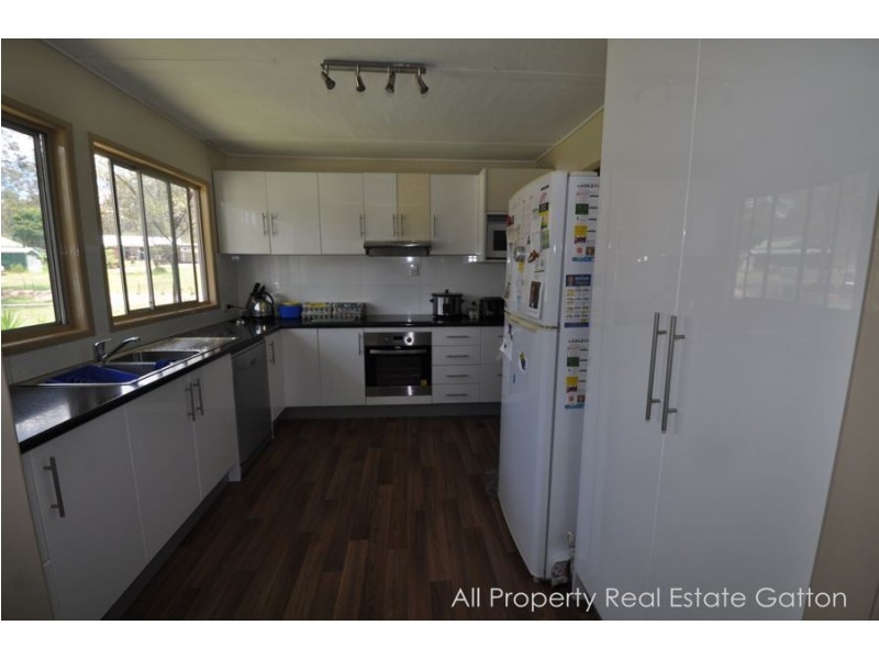 22 Bertrand Avenue, Kensington Grove QLD 4341