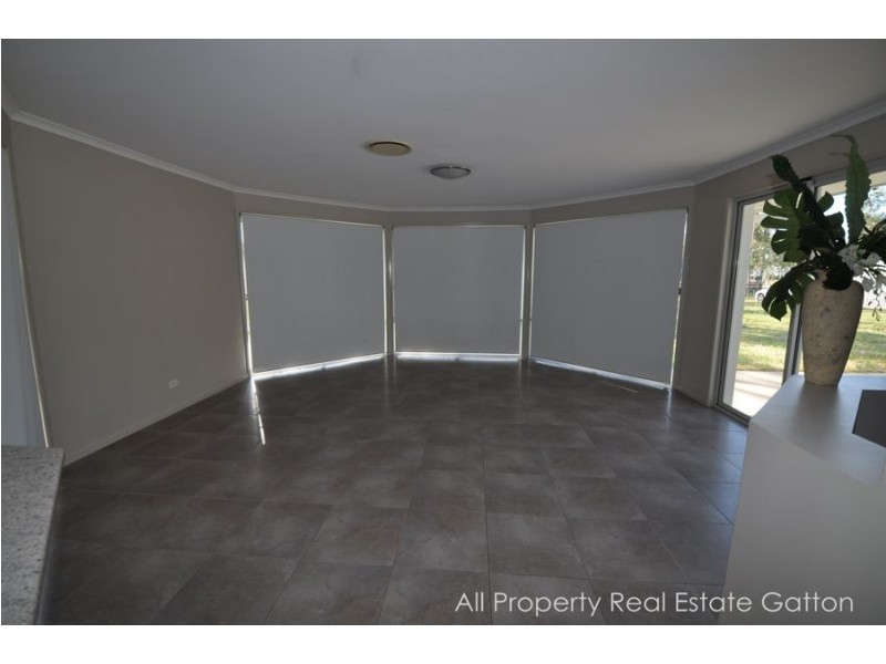 8 Kurrajong Road, Gatton QLD 4343