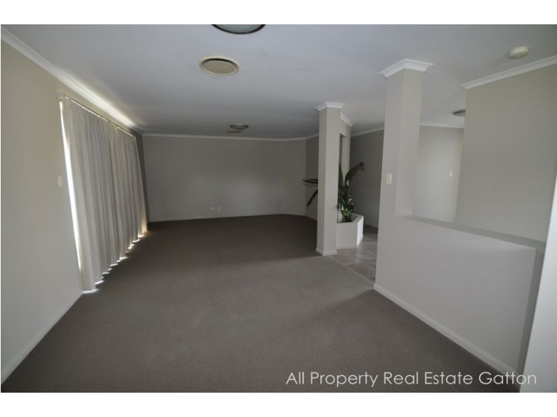 8 Kurrajong Road, Gatton QLD 4343