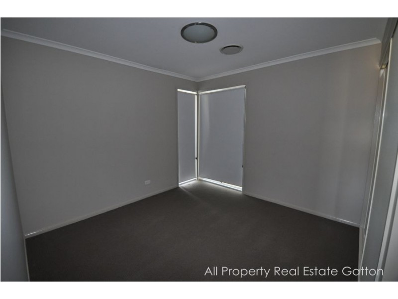 8 Kurrajong Road, Gatton QLD 4343