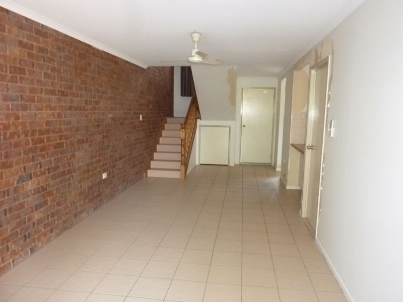 Unit 4, 4 Yates Street, Gatton QLD 4343