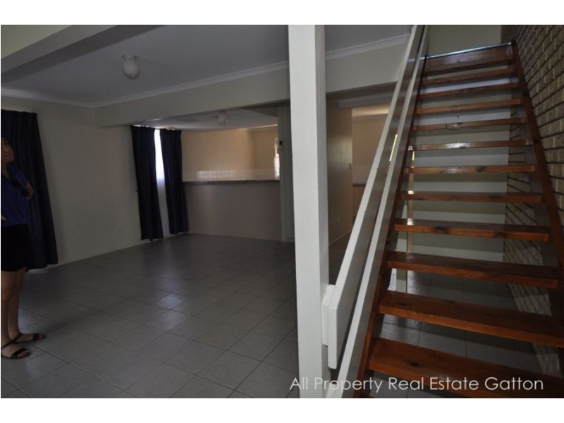 4 109 Davey Road, Gatton QLD 4343