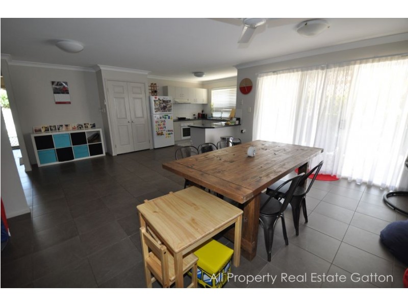 37 Davis Crescent, Gatton QLD 4343