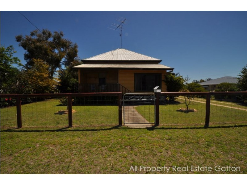 24 Station Street, Helidon QLD 4344