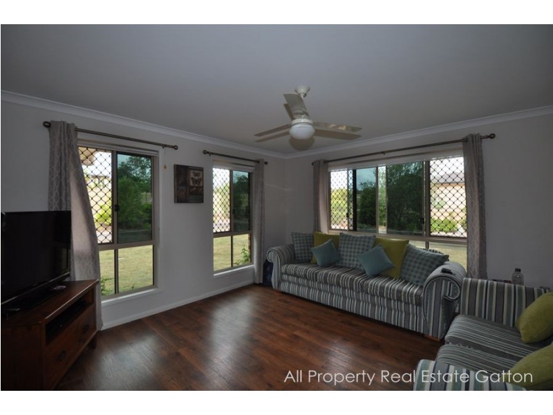 16 Kurrajong Road, Gatton QLD 4343