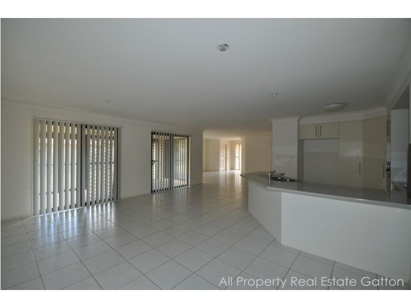 39 Rogers Drive, Gatton QLD 4343