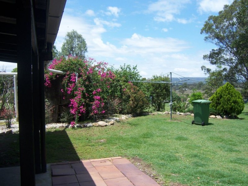 4 Hannant Road, Hatton Vale QLD 4341