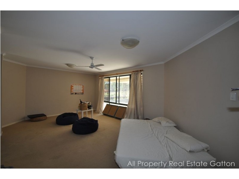 33 Davis Crescent, Gatton QLD 4343