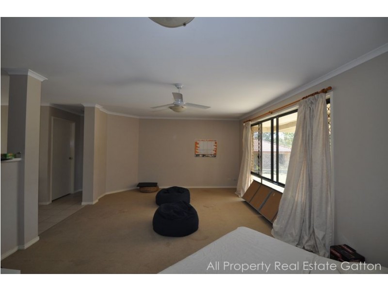 33 Davis Crescent, Gatton QLD 4343