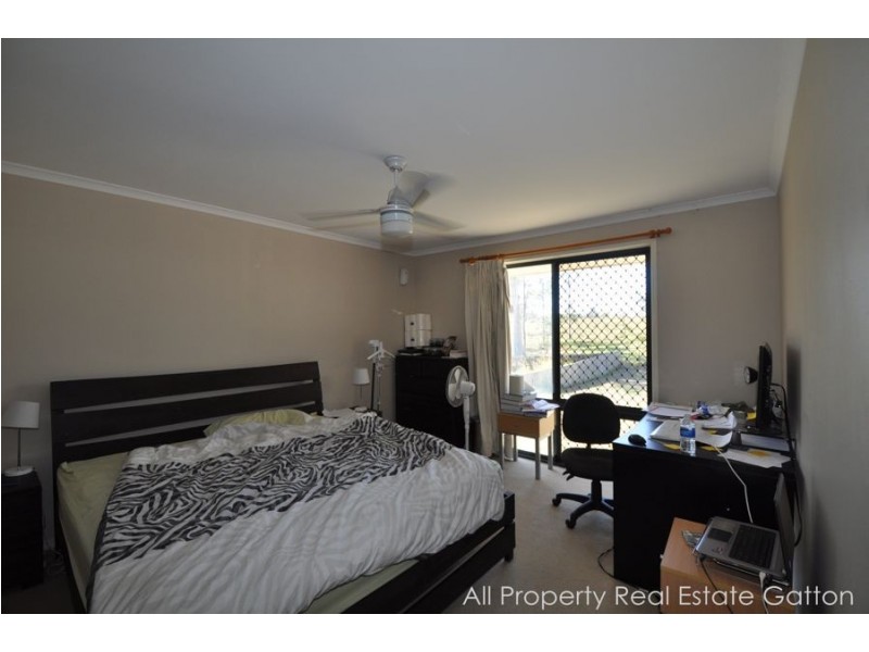 33 Davis Crescent, Gatton QLD 4343