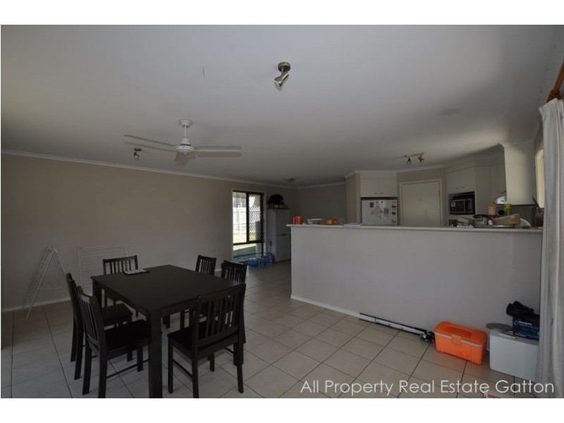 33 Davis Crescent, Gatton QLD 4343