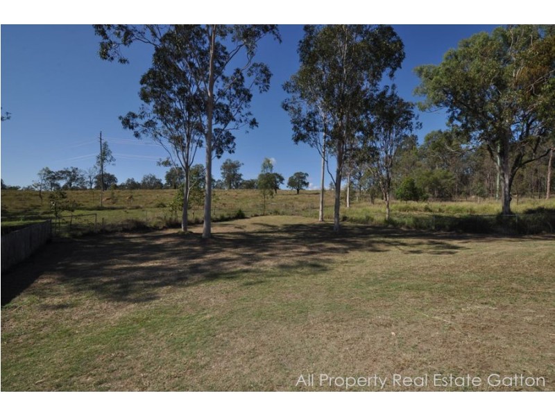 33 Davis Crescent, Gatton QLD 4343