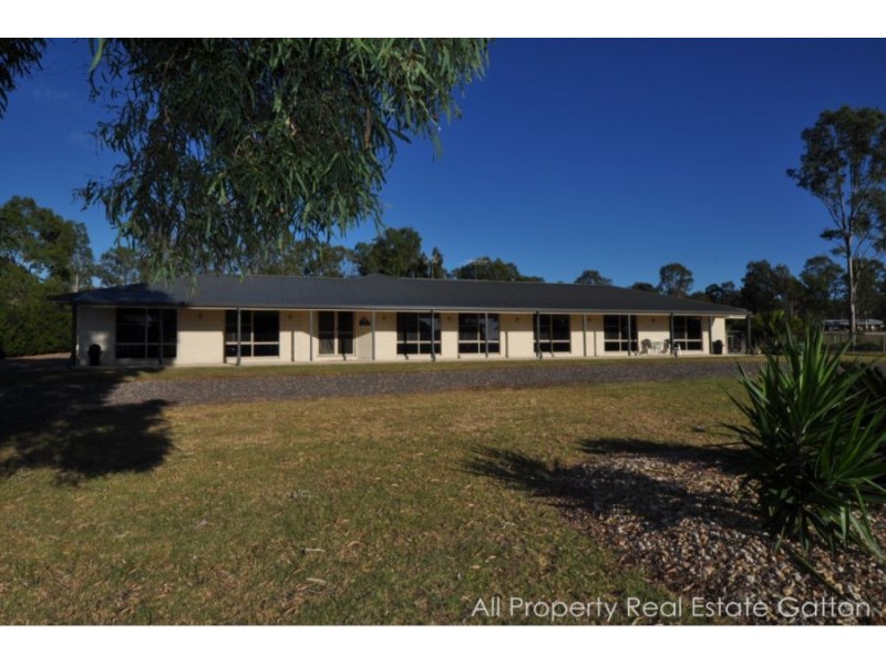 15 Legend Drive, Adare QLD 4343