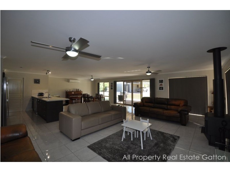 15 Legend Drive, Adare QLD 4343