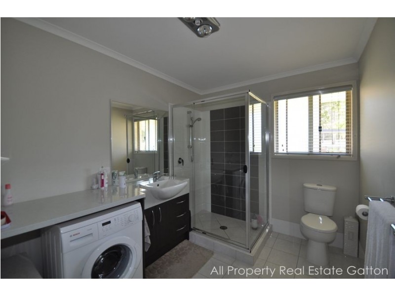 15 Legend Drive, Adare QLD 4343