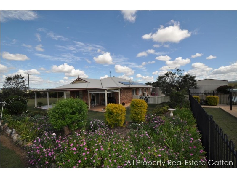 33 Deroydon Court, Adare QLD 4343