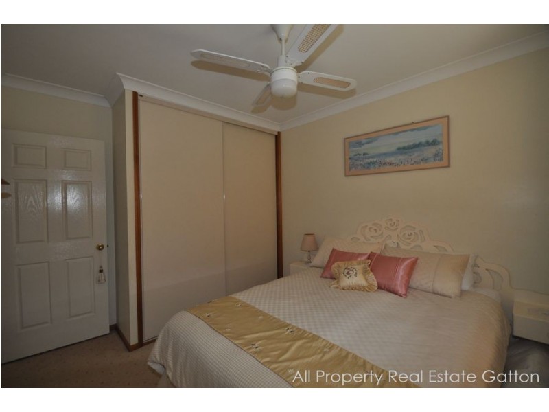 33 Deroydon Court, Adare QLD 4343