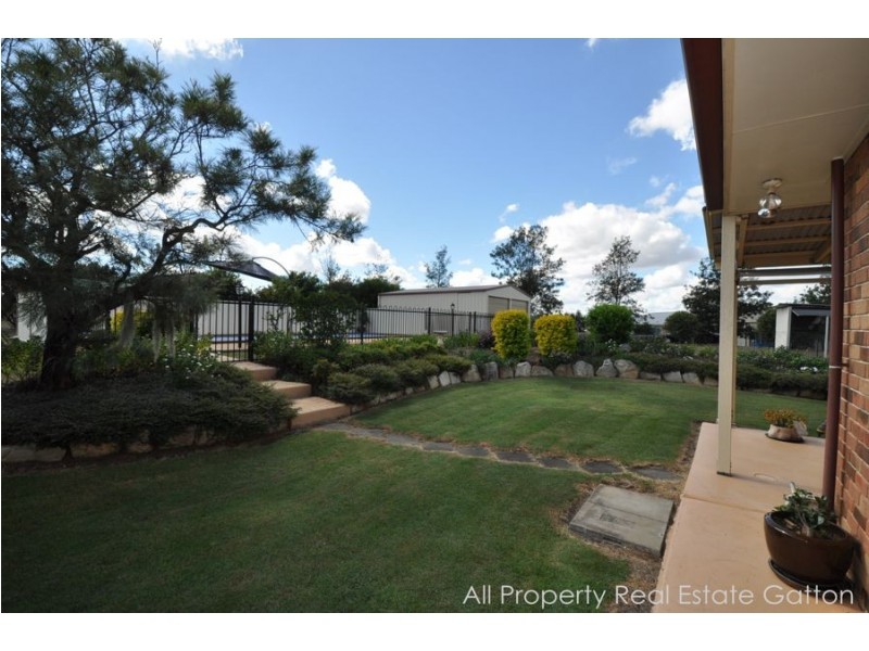 33 Deroydon Court, Adare QLD 4343